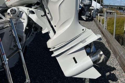 Cobia 265-CENTER-CONSOLE-OPEN image