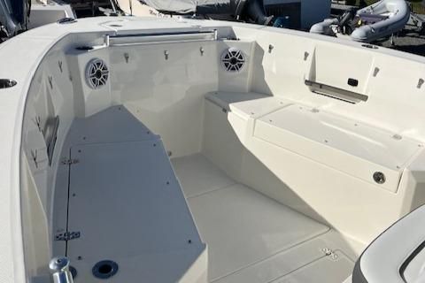 Cobia 265-CENTER-CONSOLE-OPEN image