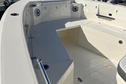 Cobia 265-CENTER-CONSOLE-OPEN image