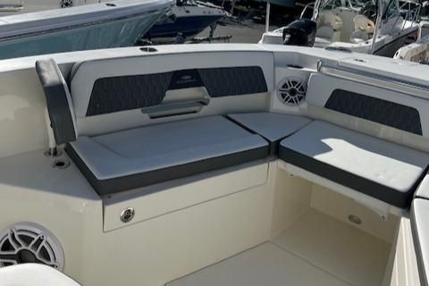 Cobia 265-CENTER-CONSOLE-OPEN image