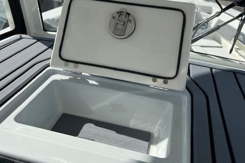 Cobia 265-CENTER-CONSOLE-OPEN image