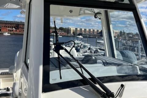 Cobia 265-CENTER-CONSOLE-OPEN image