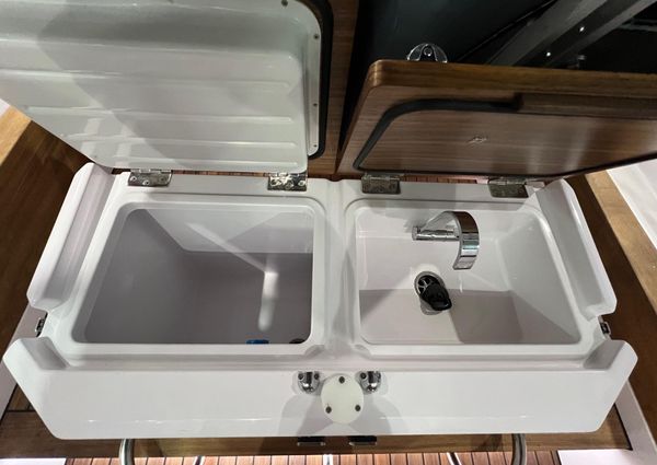 Axopar 28 CABIN image