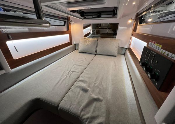 Axopar 28 CABIN image