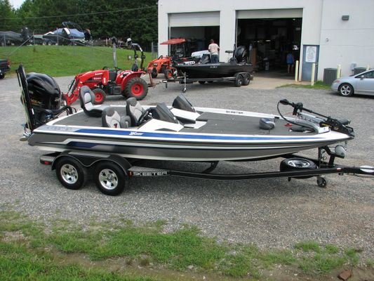 Skeeter ZX225 - main image