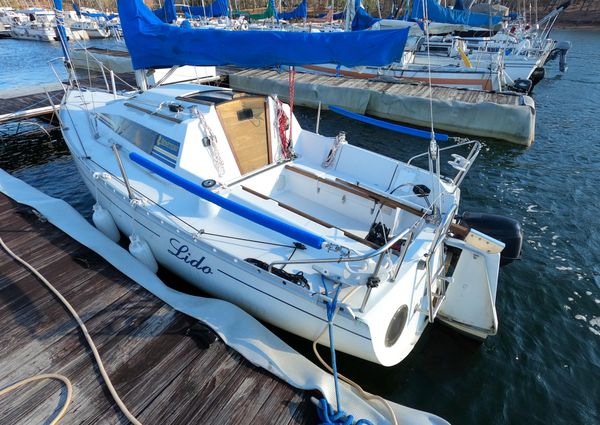 Beneteau 235 image