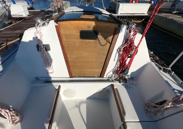 Beneteau 235 image