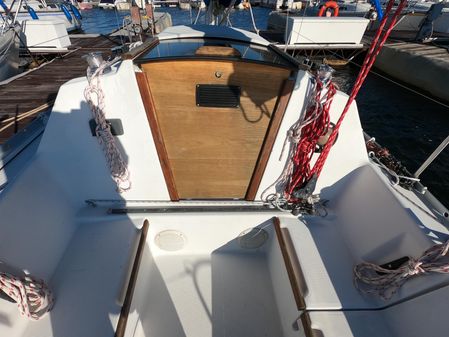 Beneteau 235 image