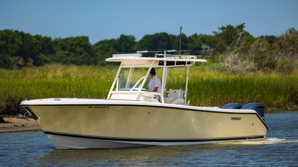 Pursuit C 280 Center Console