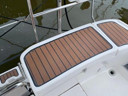 Hunter 45 Deck Salon image