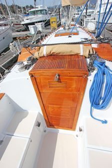 Newport C&C 41S image