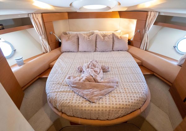 Azimut 43 FLYBRIDGE image