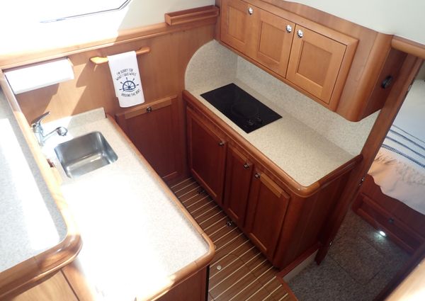 Mainship 34 Trawler image