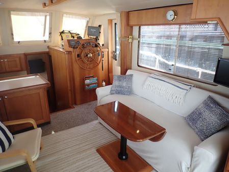 Mainship 34 Trawler image