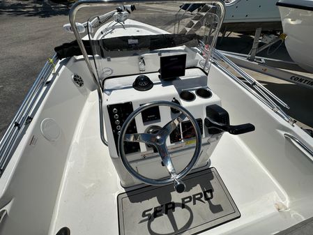 Sea Pro 172 Bay image