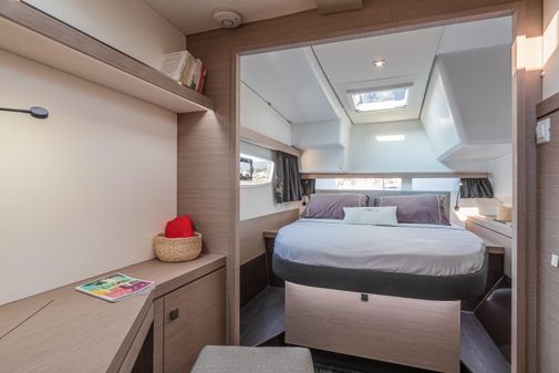 Fountaine Pajot Isla 40 image
