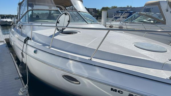 Cruisers Yachts 3572 