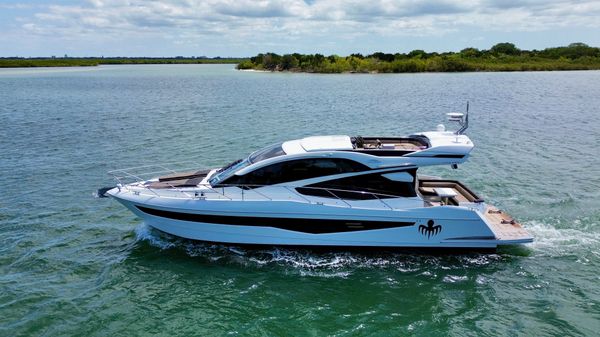 Galeon 560 Sky image