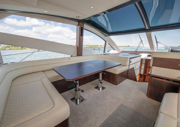 Galeon 560 Sky image