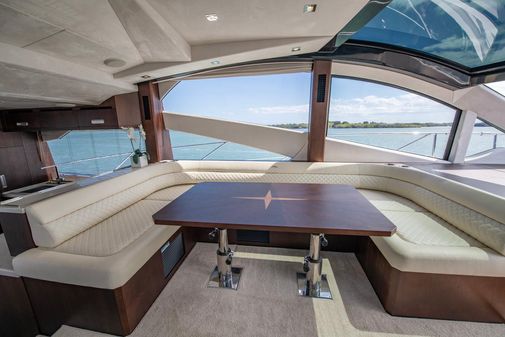 Galeon 560 Sky image