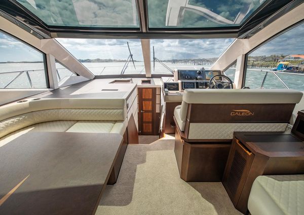 Galeon 560 Sky image