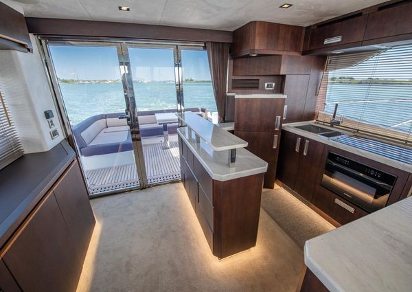 Galeon 560 Sky image