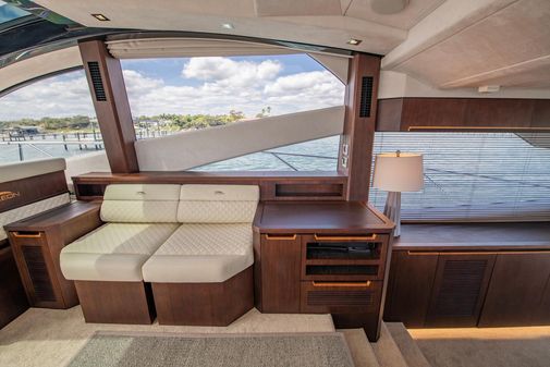 Galeon 560 Sky image