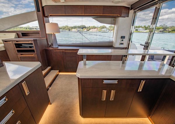 Galeon 560 Sky image