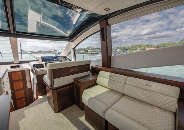 Galeon 560 Sky image