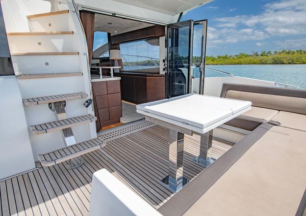 Galeon 560 Sky image