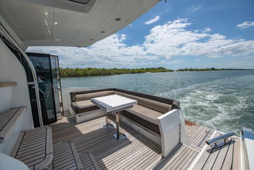 Galeon 560 Sky image