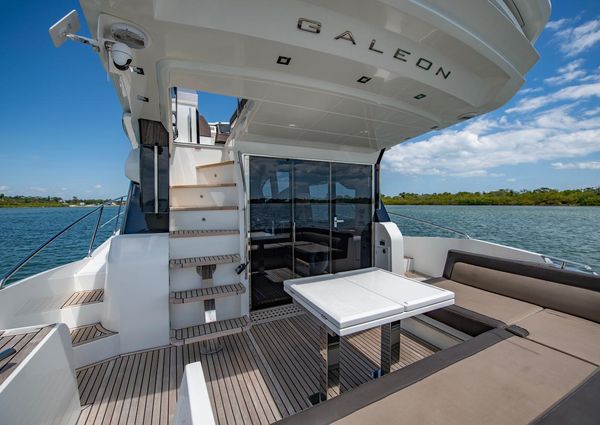 Galeon 560 Sky image