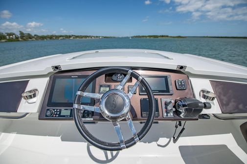 Galeon 560-SKY image