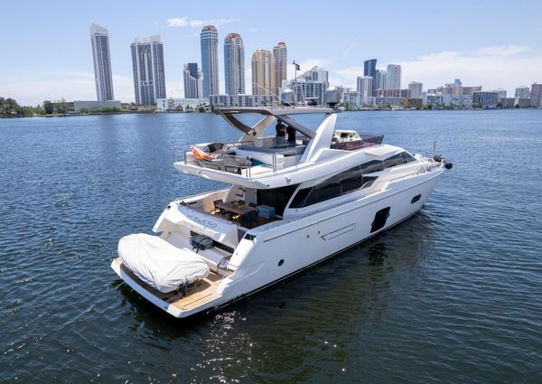 Ferretti Yachts 750 image