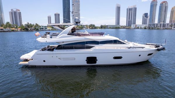 Ferretti Yachts 750 