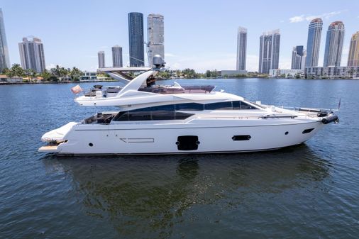 Ferretti Yachts 750 image