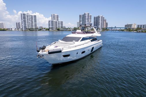 Ferretti Yachts 750 image