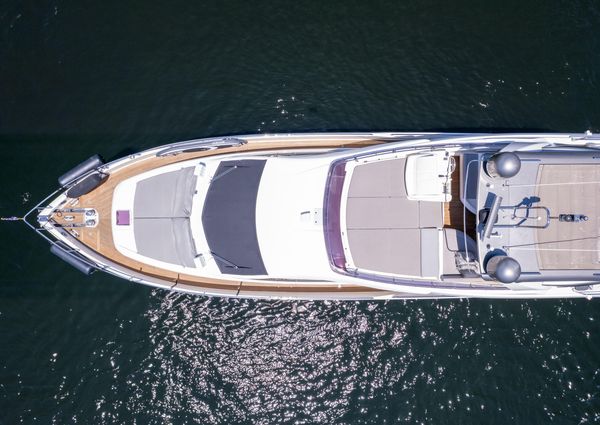 Ferretti Yachts 750 image