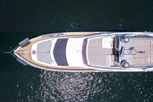 Ferretti Yachts 750 image