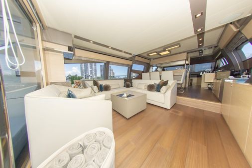 Ferretti Yachts 750 image