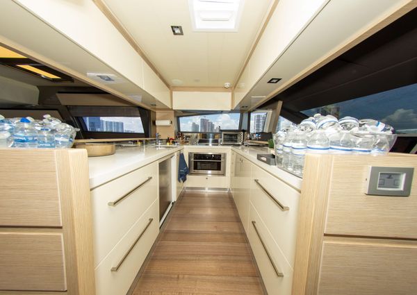 Ferretti Yachts 750 image