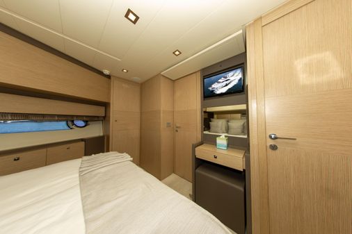 Ferretti Yachts 750 image