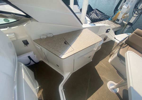 Sea Ray 350 Sundancer image