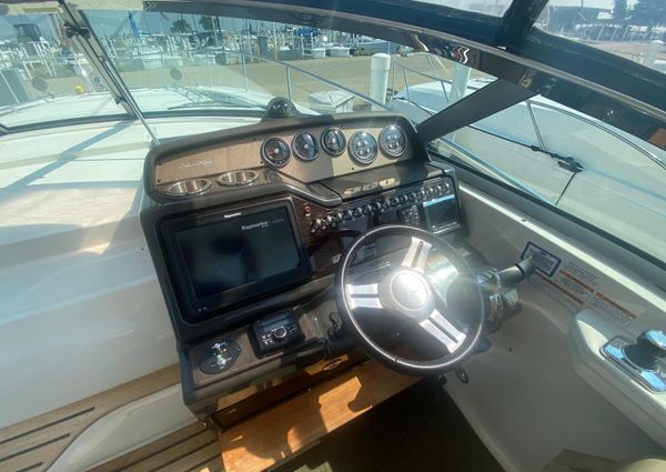 Sea Ray 350 Sundancer image