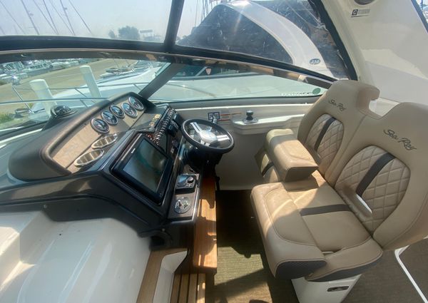 Sea Ray 350 Sundancer image