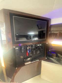 Sea Ray 350 Sundancer image