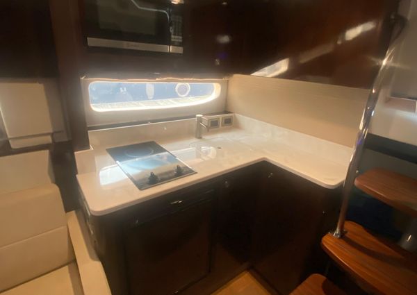 Sea Ray 350 Sundancer image