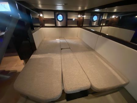 Sea Ray 350 Sundancer image