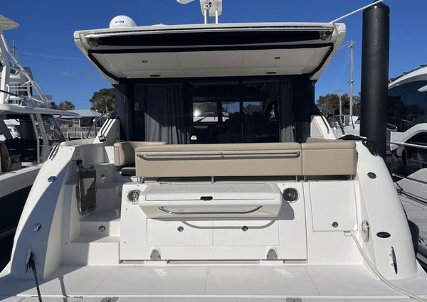 Sea Ray Sundancer 400 image