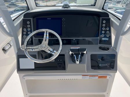 Robalo R270-CENTER-CONSOLE image